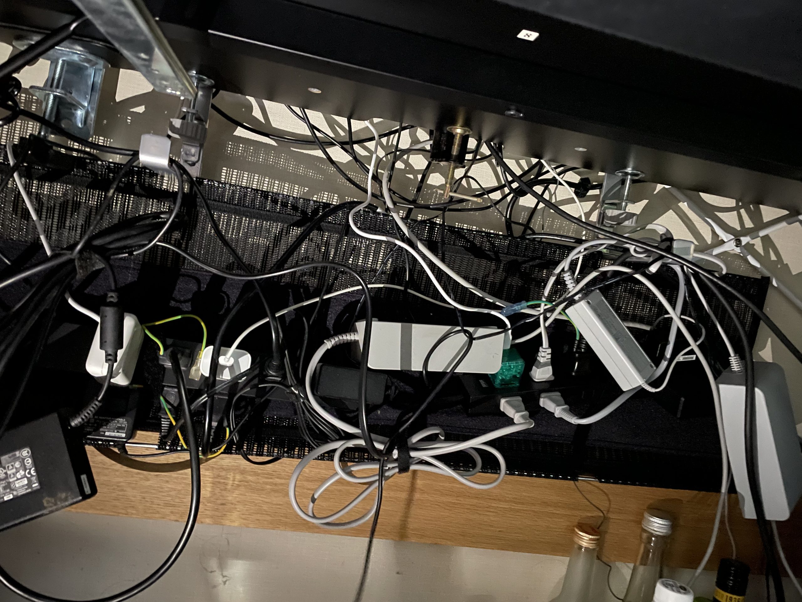 配線があまりにも雑なのでこの機会に整えよう！